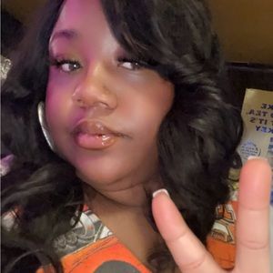 Meet your Posher, Maya